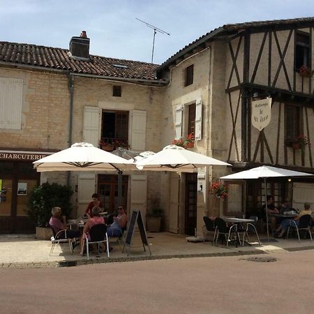 Bed and Breakfast La Vieille Maison Rose Nanteuil-en-Vallée Exterior foto