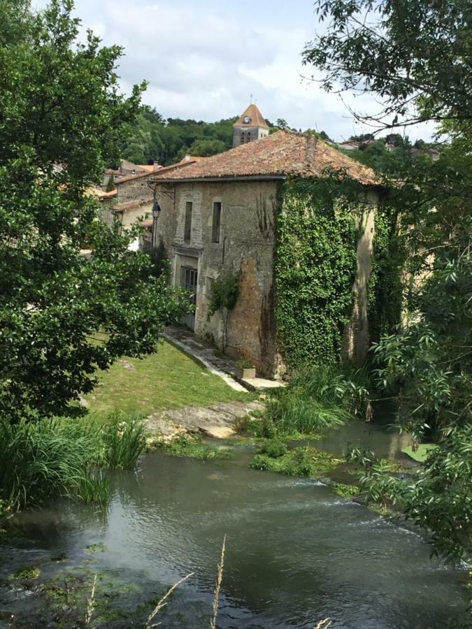 Bed and Breakfast La Vieille Maison Rose Nanteuil-en-Vallée Exterior foto